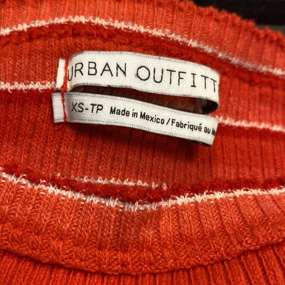 Urban Outfitters, XS, Red, Off The Shoulder Crop Top - Picture 4 of 4